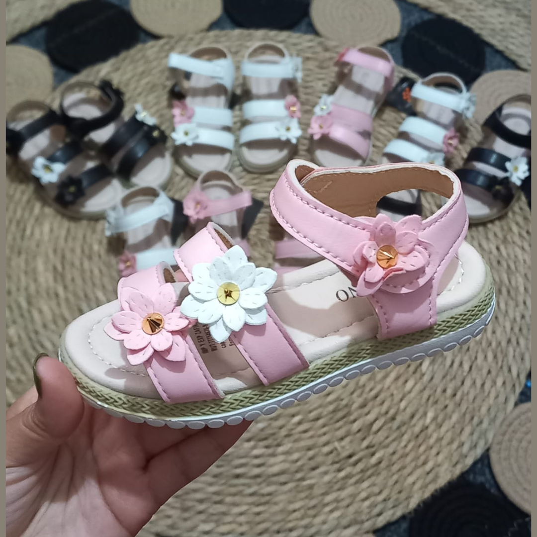 🌸 Chalitas de Niña con Flores